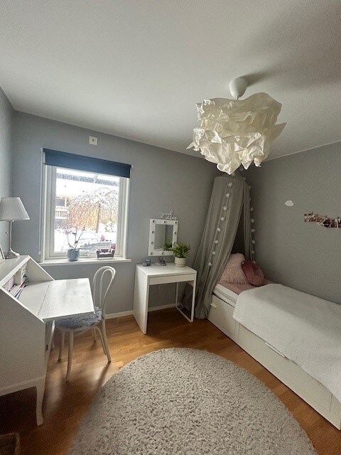 Sovrum 2 med enkelsäng, möjlighet att dra ut den till 160 cm.