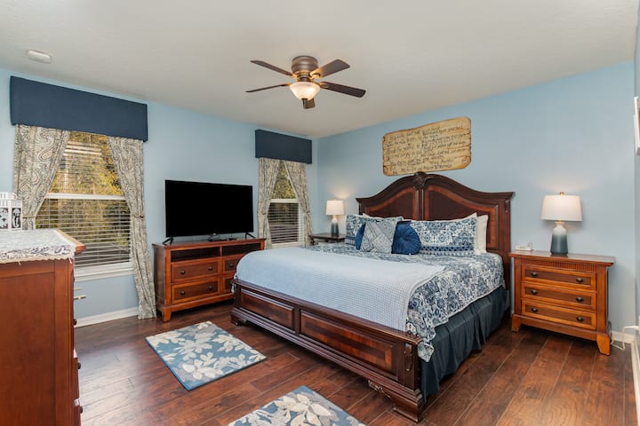 Mary Poppins King Suite