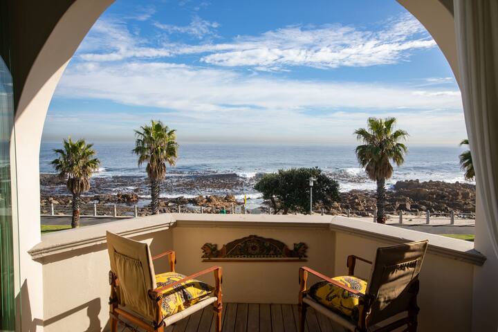 Sea Point – Stunning Sea views, beaches Bantry Bay gallery image 2