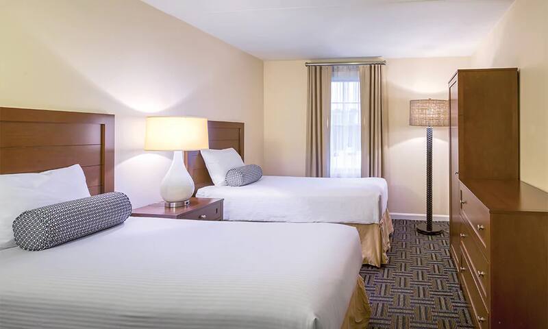 3 BD Condo at Newport Long Wharf gallery image 5