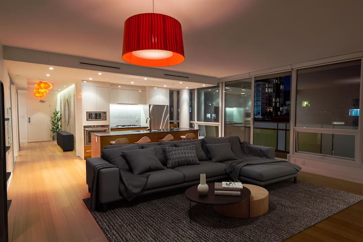 Stylish High End 2BR/2BA Walkable, Feels Like Home