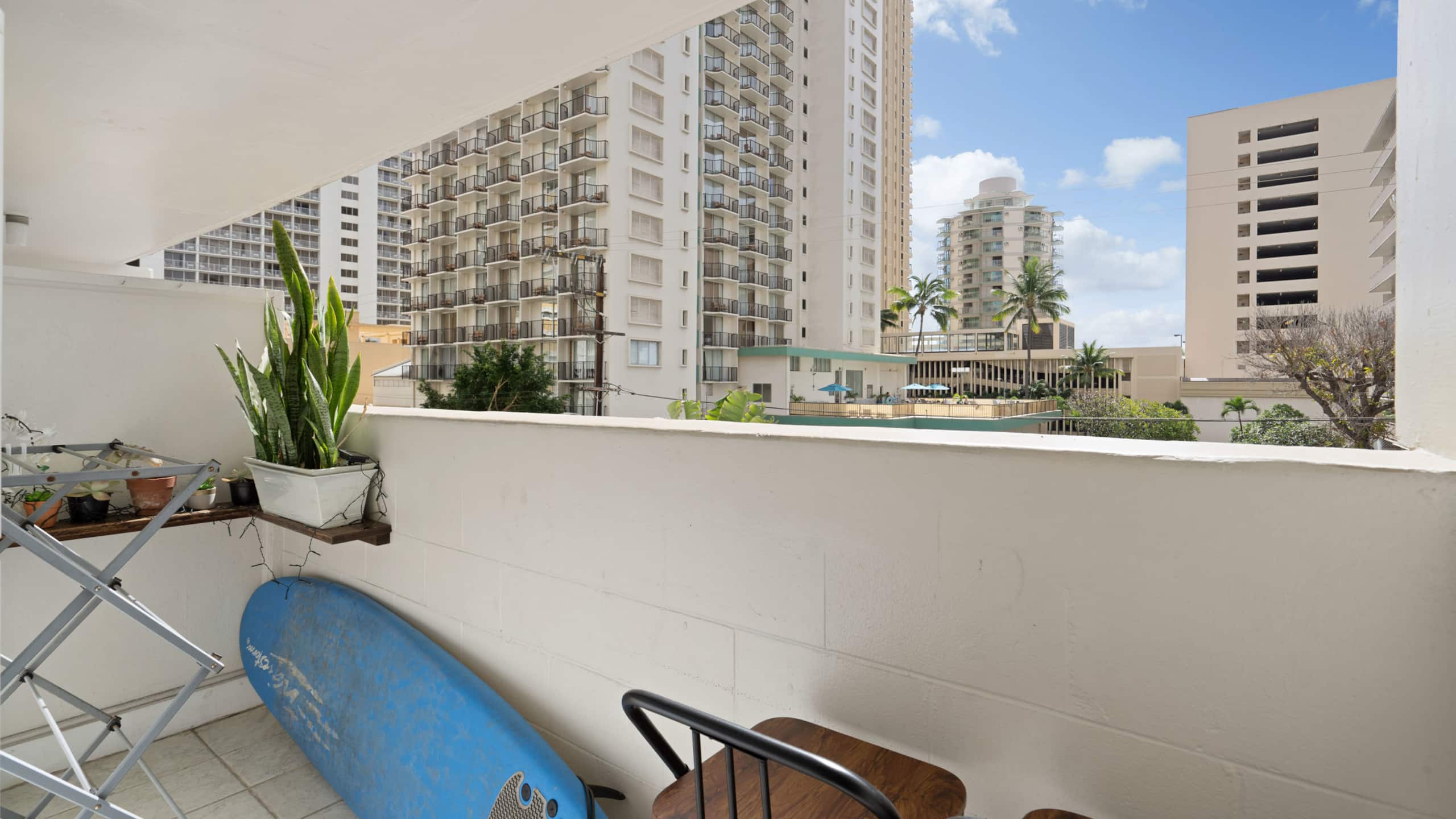 Condo in Honolulu · ★4.94 · Studio · 2 beds · 1 shared bath - Image 31