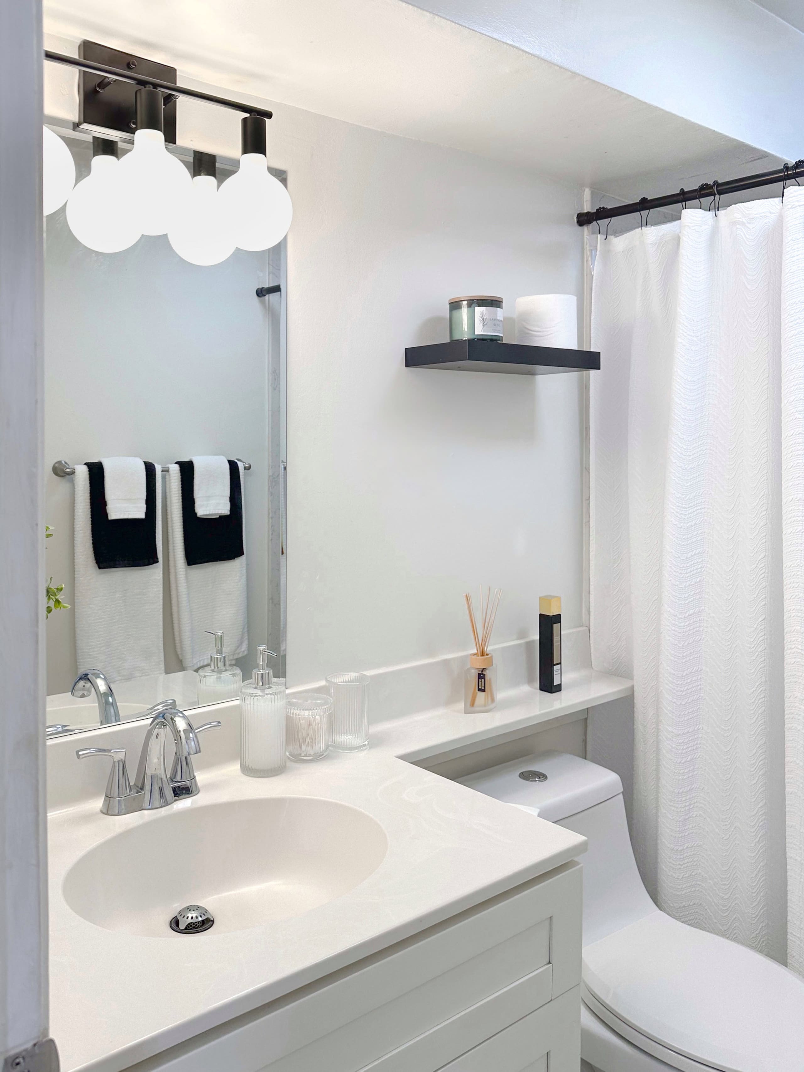 Condo in Honolulu · ★4.94 · Studio · 2 beds · 1 shared bath - Image 5