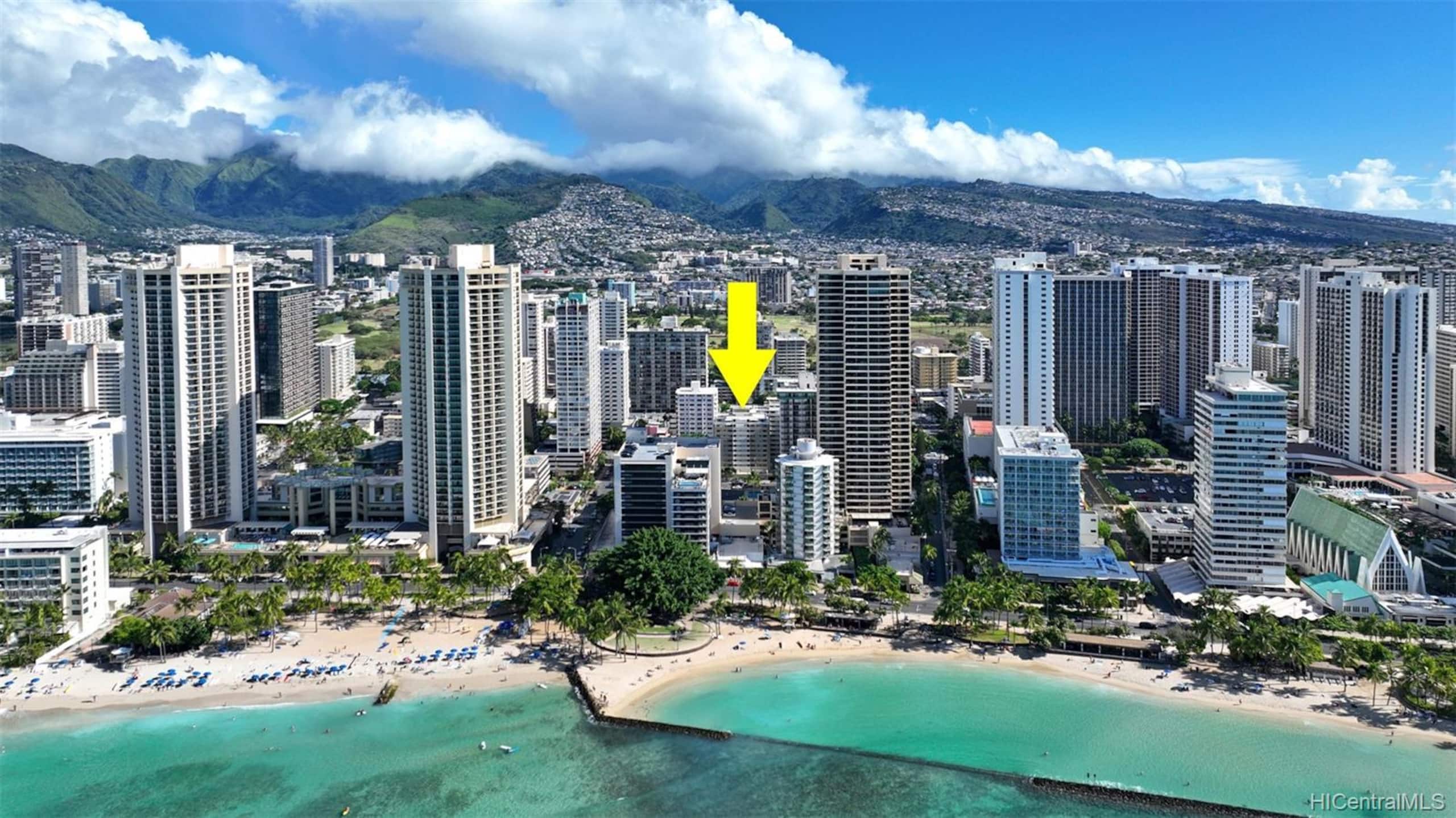 Condo in Honolulu · ★4.94 · Studio · 2 beds · 1 shared bath - Image 32