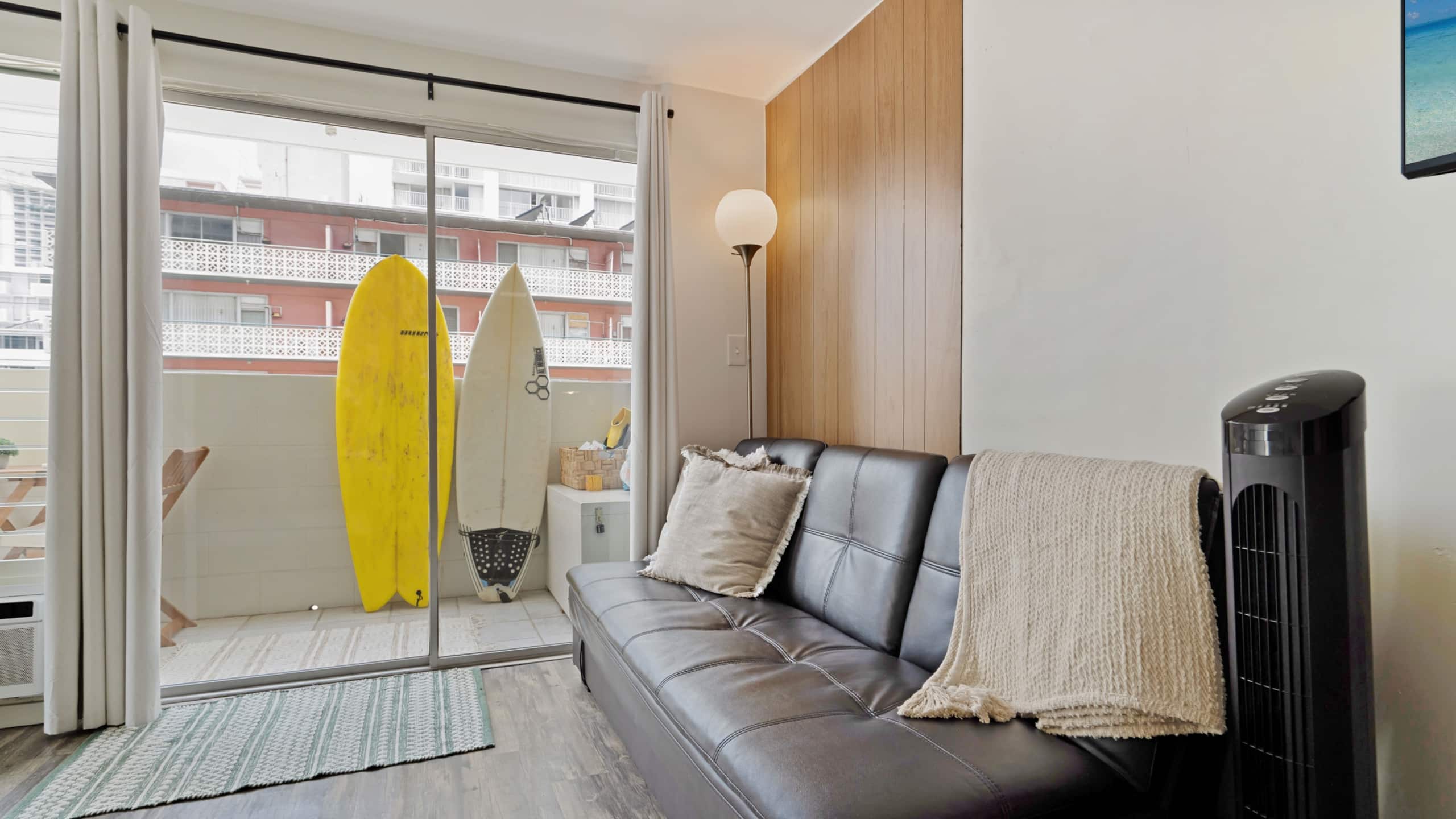 Condo in Honolulu · ★4.94 · Studio · 2 beds · 1 shared bath - Image 17
