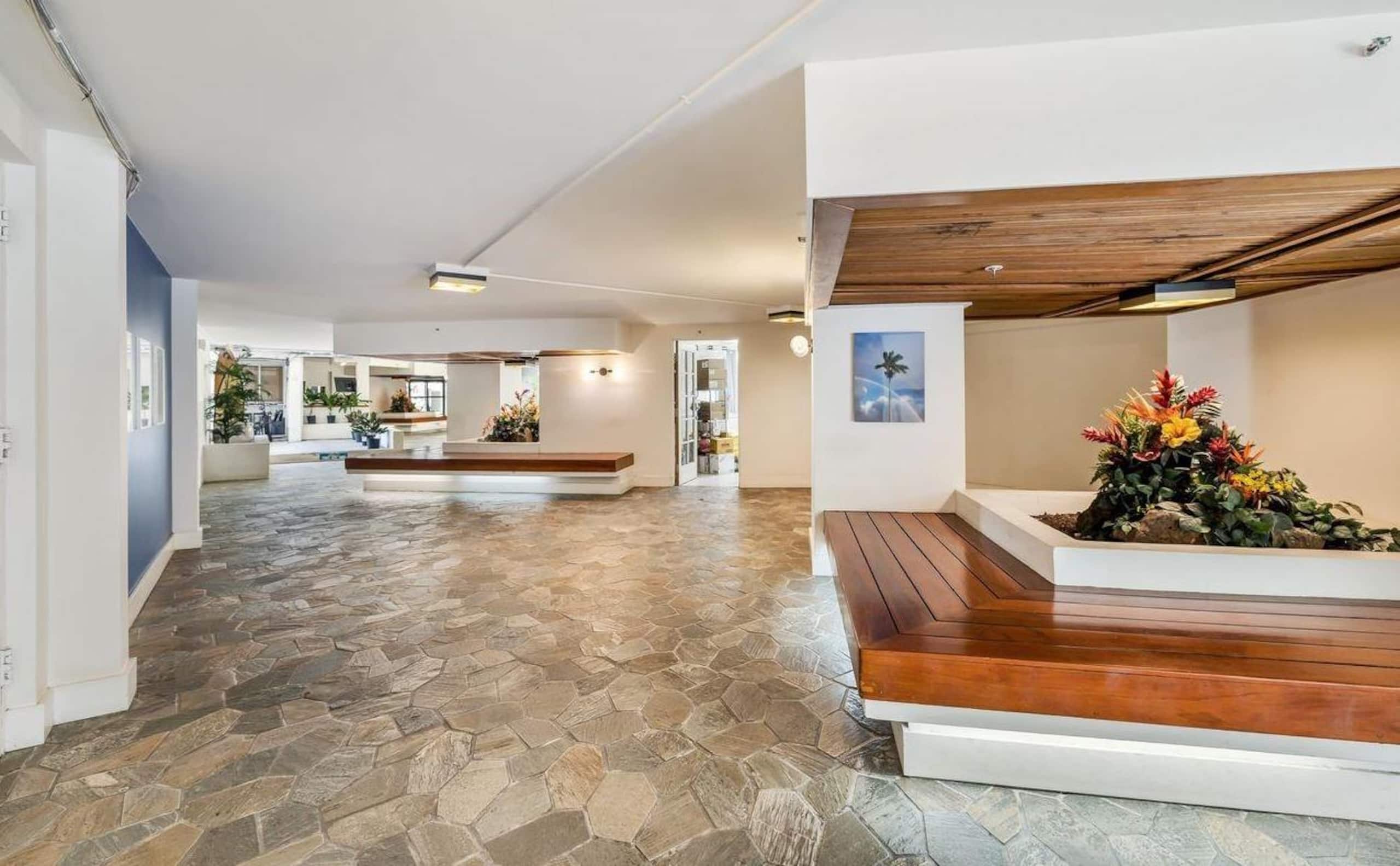 Condo in Honolulu · ★4.94 · Studio · 2 beds · 1 shared bath - Image 34