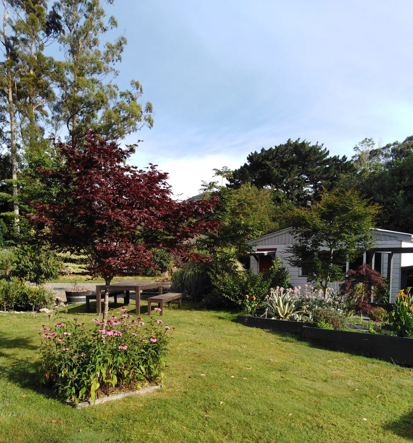 The Loc House Cottage & Gardens 1