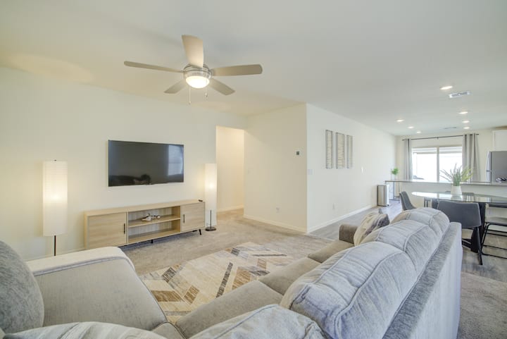Beautiful Cozy Vegas Home - 3 Bed 2 Bath - North Las Vegas, NV