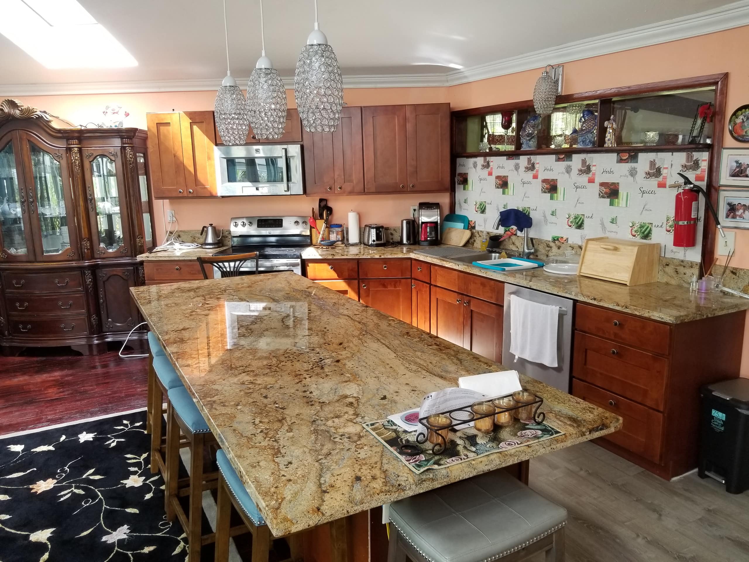 Home in Keaau · ★4.86 · 4 bedrooms · 6 beds · 3 shared baths - Image 7