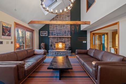 Lake Winnipesaukee Retreat (Private Beach Access)