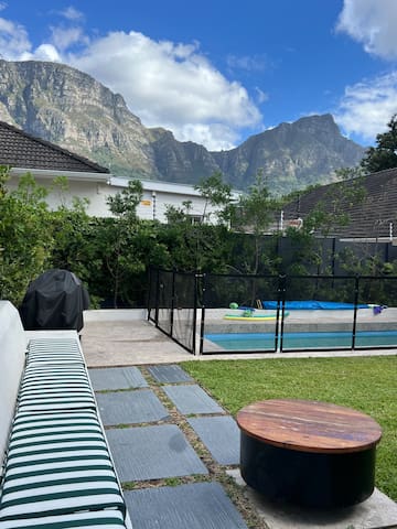 Southern Suburbs retreat gallery image 3