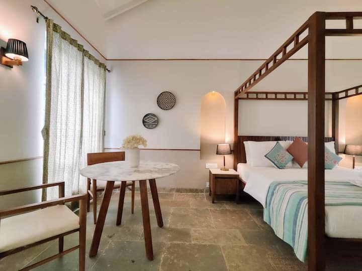 Bedroom 1 image 2