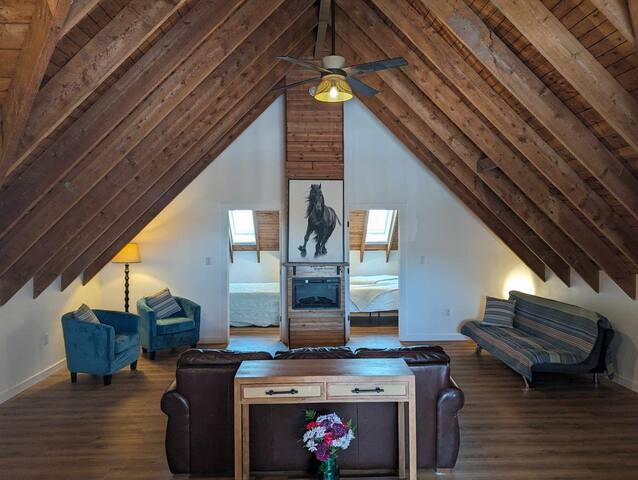 The Carriage House Loft (on Montague)