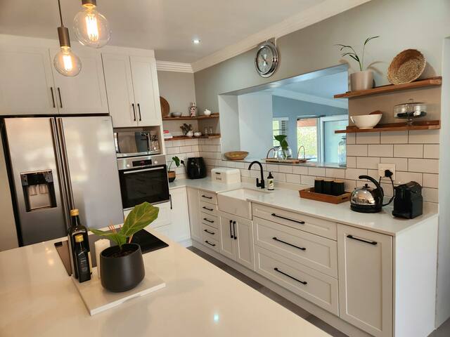 Spacious & inviting family home gallery image 2