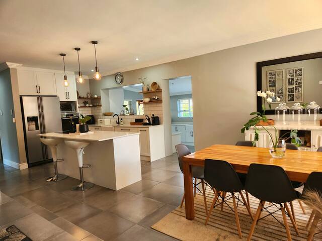 Spacious & inviting family home gallery image 4