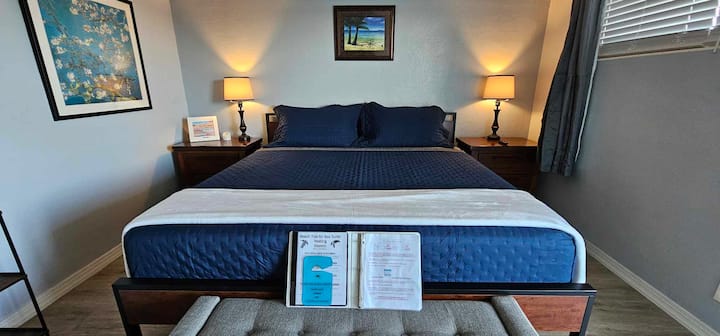 Sunrise Retreat - Sleeps 2 - Daytona Beach, FL