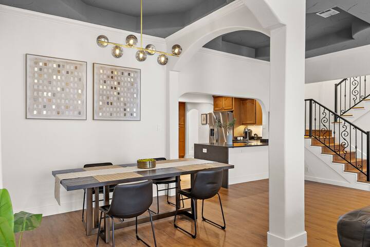 Central Austin Retreat w/ Pool gallery image 4