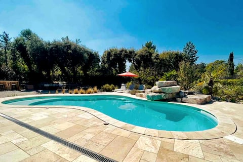 A change of scenery in Provence/pool