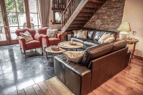 Successful Airbnb property: Authentic holiday home near the river in Vresse Sur Semois