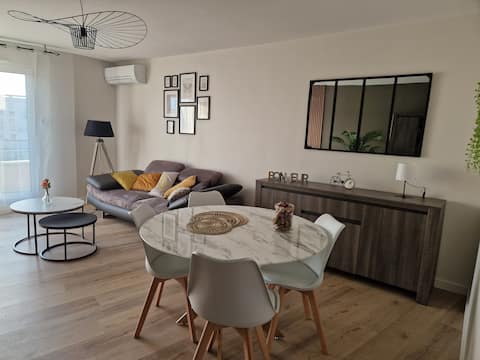 Propriété Airbnb réussie: St Cyprien neighborhood apartment à Croix De Pierre / Route D'espagne