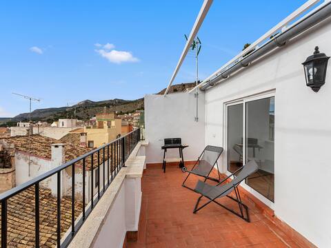 Sunny house in Onil with terrace and bbq