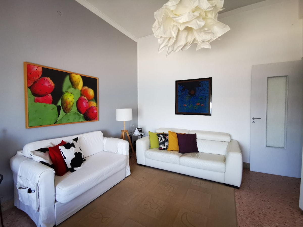 Elegant apartment in front of the port of Trapani Apartments for Rent