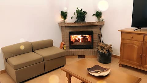 Top Airbnb: CASA Almendro 5 bedrooms, 3 bathrooms, swimming pool, barbecue en Cómpeta