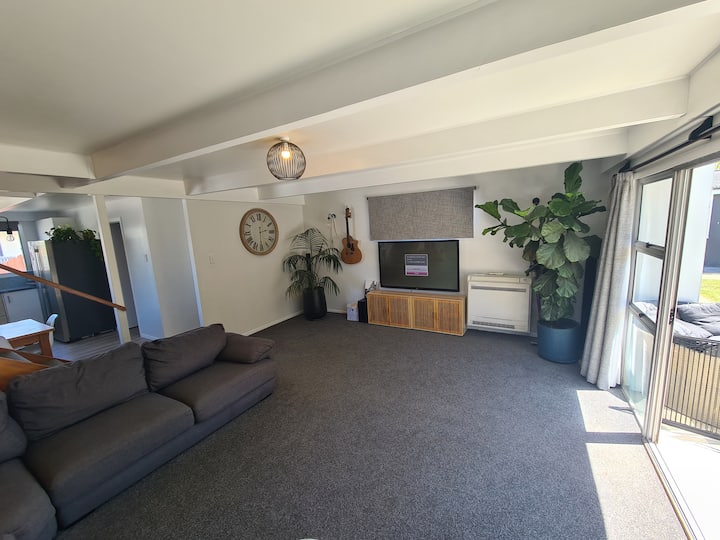 Style And Comfort Close To Town And River - Blenheim