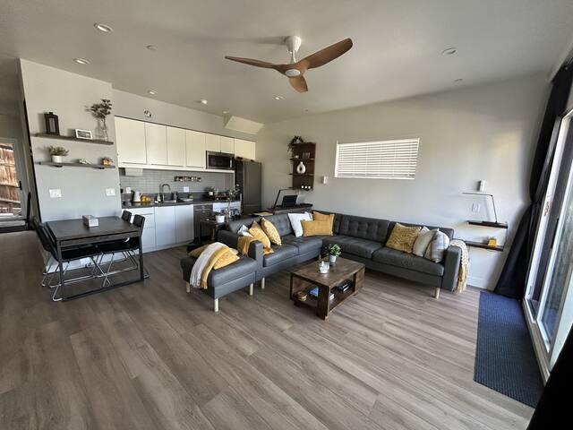 Modern Beach House gallery image 3