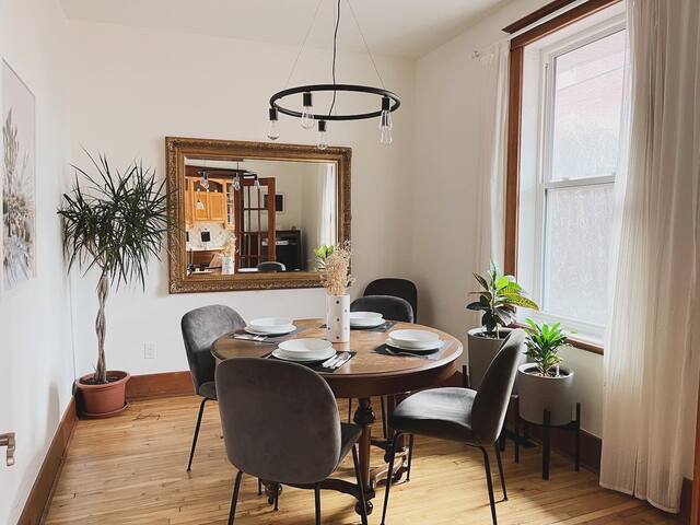 Plain pied dans Villeray avec stationnement privé