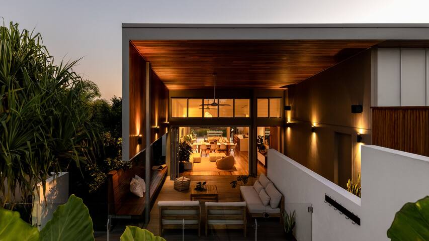 A Shore Thing – 5 minute walk to Sunrise Beach gallery image 2