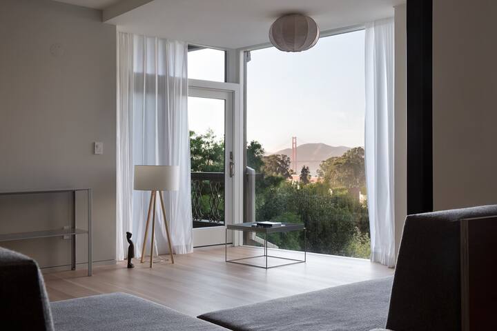 Golden Gate Oasis: Modern & Cozy