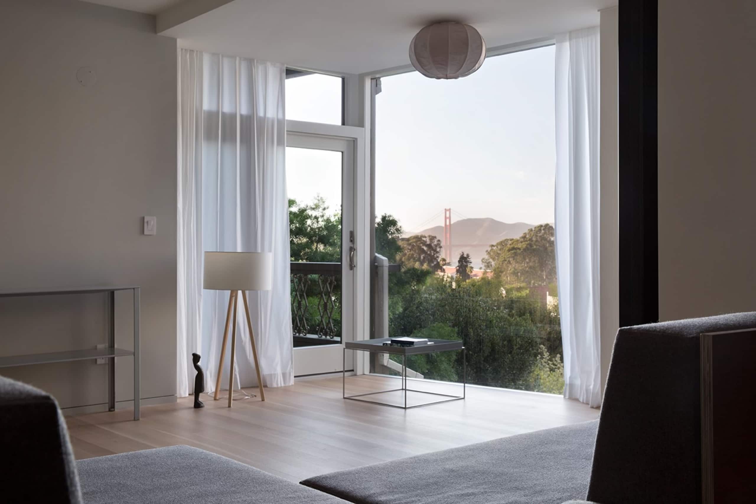 Home in San Francisco · ★5.0 · 3 bedrooms · 3 beds · 2 baths - Image 1