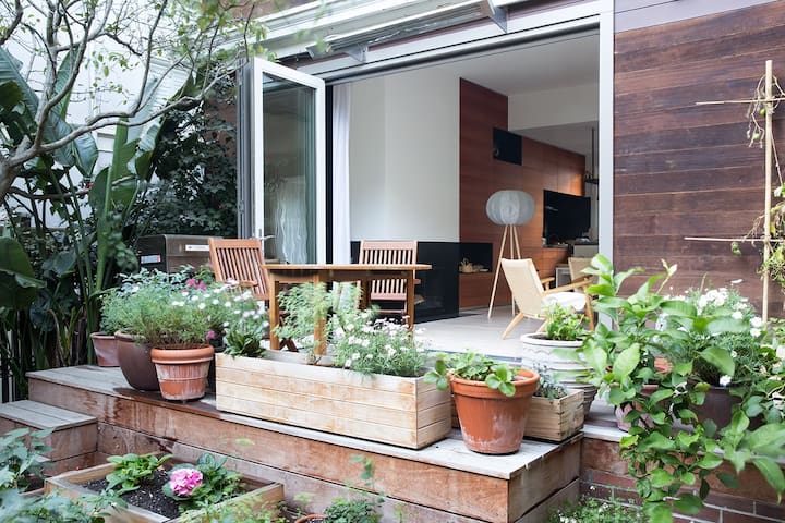 Golden Gate Oasis: Modern & Cozy gallery image 2