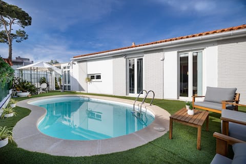 Luxury vacation home 20 minutes from Valencia