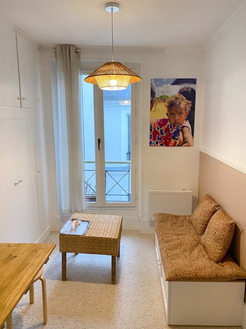 Top performing Airbnb: Charming apartment - Paris 6th arrondissement in Paris 6e Arrondissement