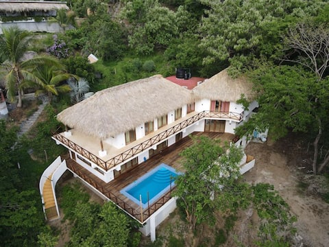 Casa Olalé San Agustinillo Entire House, swimming pool