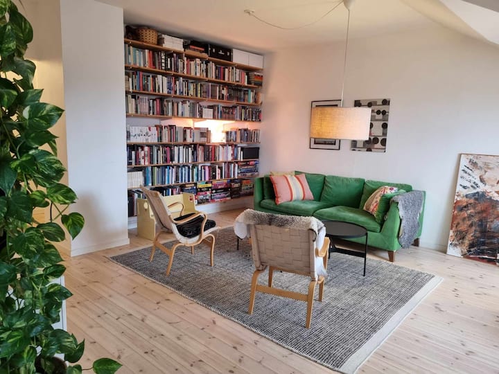 Charmig Vindsvåning I Centrum - Malmö