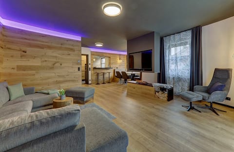 Spacious apartment with a panoramic view and a south-facing balcony