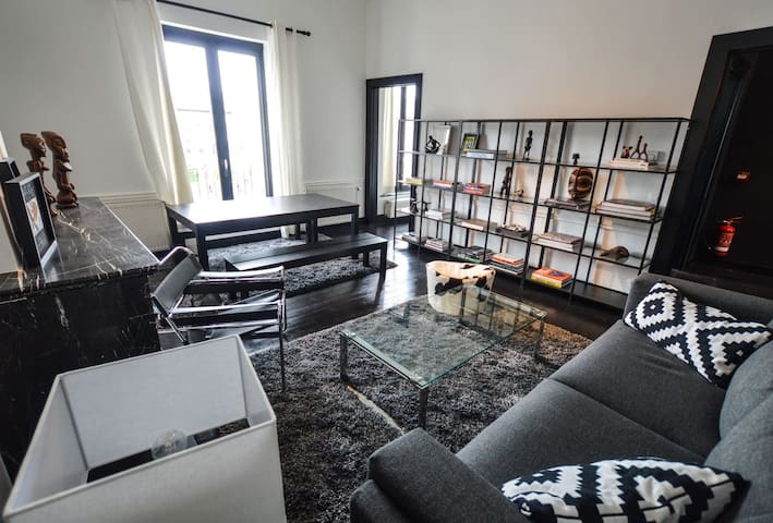 European District>Up to 8 guest