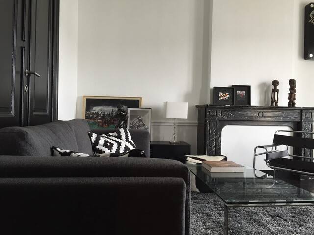 European District>Up to 8 guest gallery image 2