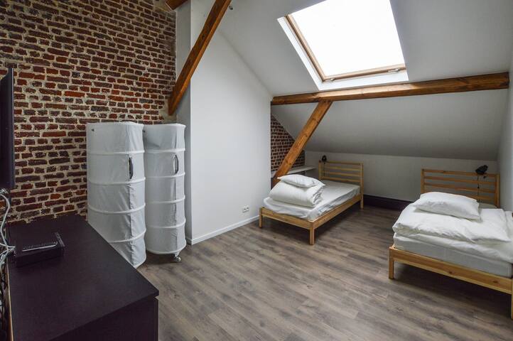 European District>Up to 8 guest gallery image 4