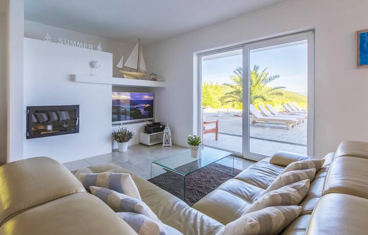 Luxury Villa Vrbnik. Krk. Pool. Tennis. View. Pets - Punat