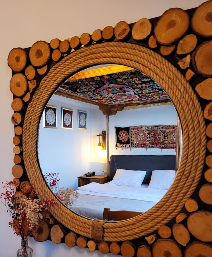 Habitación limpia y cómoda. Aire acondicionado y amueblado con camas cómodas.