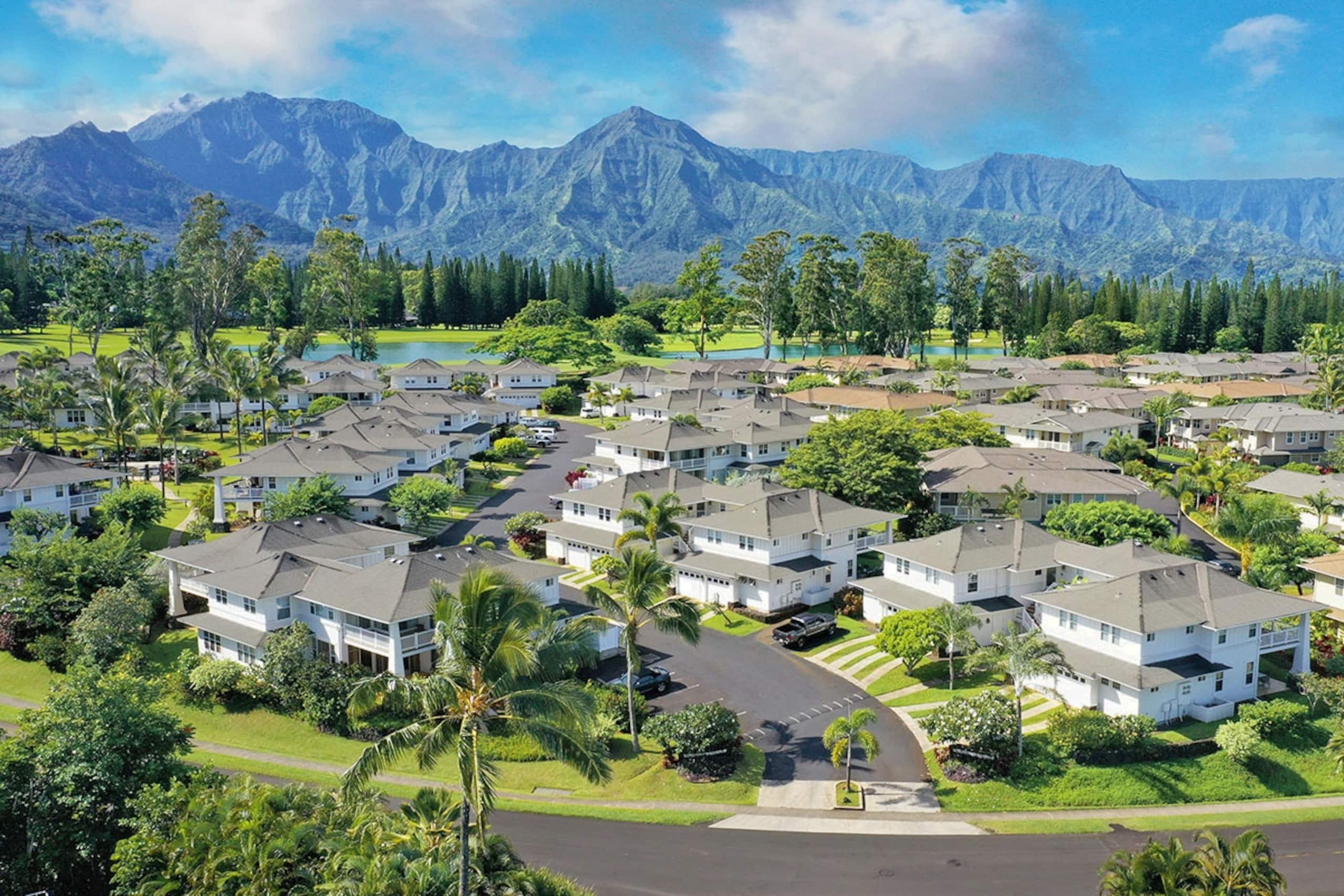 Home in Princeville · ★4.99 · 2 bedrooms · 3 beds · 2 shared baths - Image 4