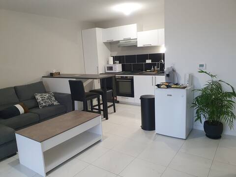 2 bedroom home in Floirac-Arkéa Arena Bordeaux