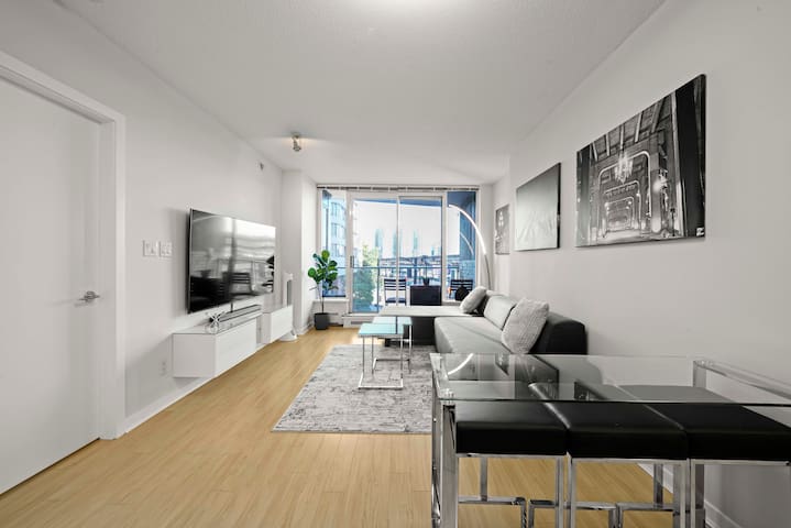 Walk to BC Place | Pool/Hot Tub