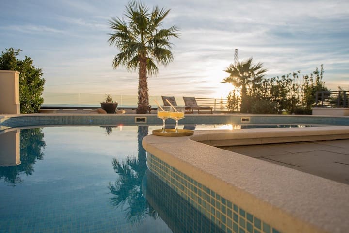 Check in -tourist agency managed Airbnb listing 2