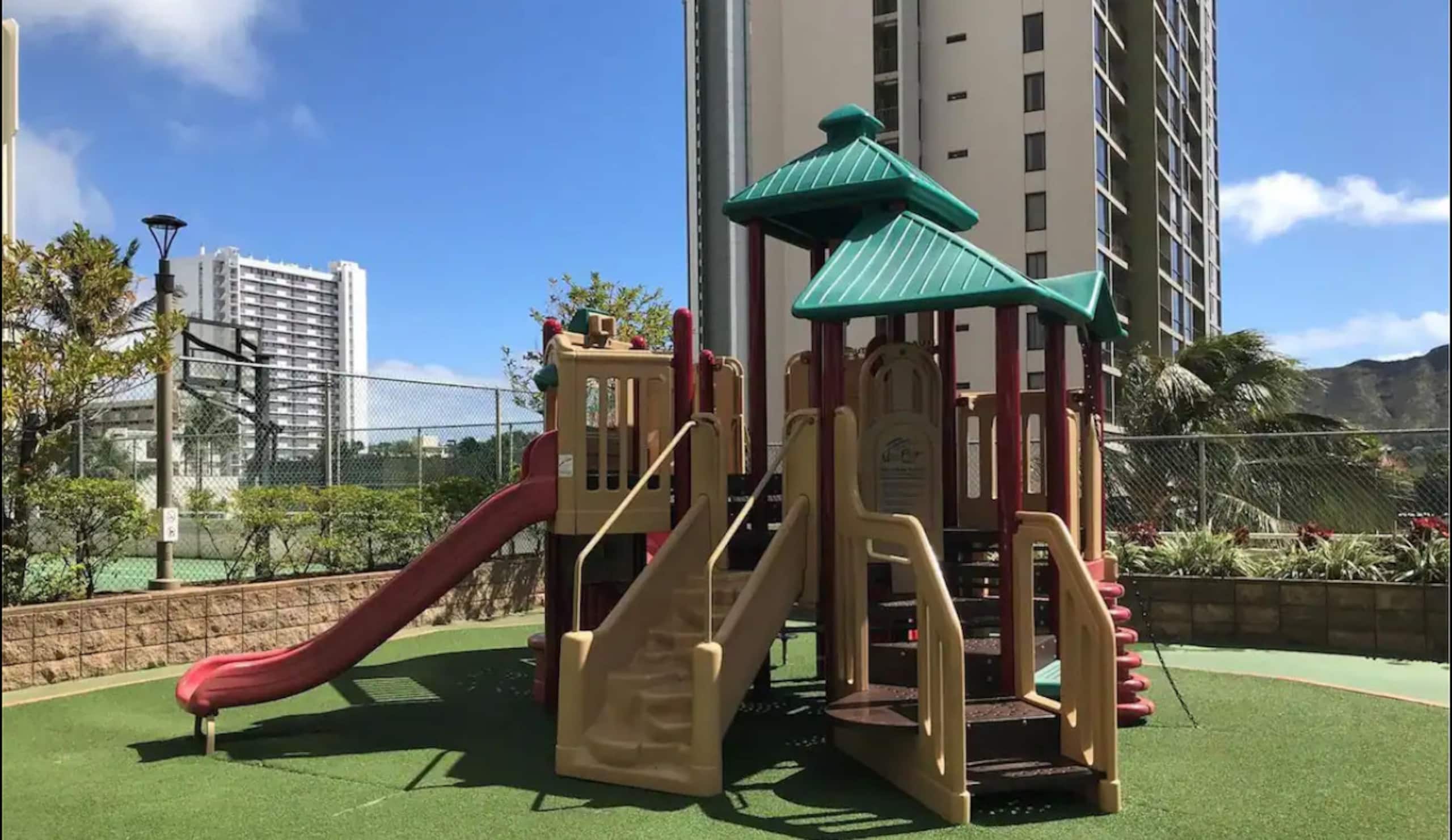 Condo in Honolulu · ★4.78 · 1 bedroom · 3 beds · 1 private bath - Image 51