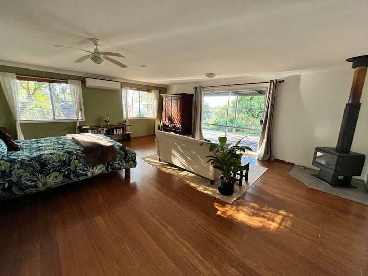 Charming quiet Toowoomba Studio with views